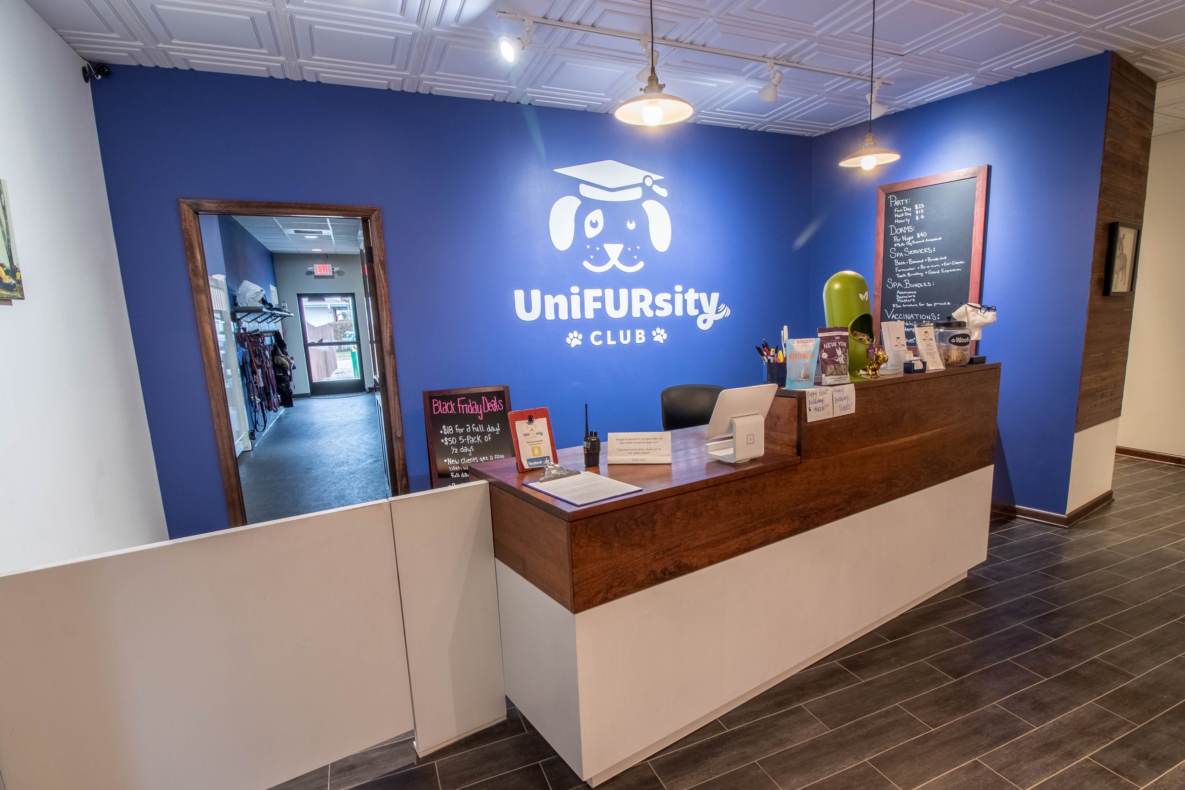 Unifursity dog hot sale daycare